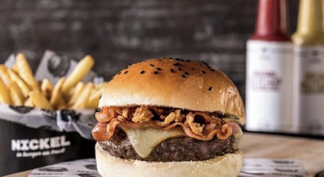 Nickel Burger Arenal