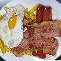 03 Bacon, salchicha, huevo y patatas