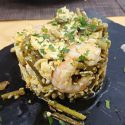 Revuelto de Ajetes y Gambas